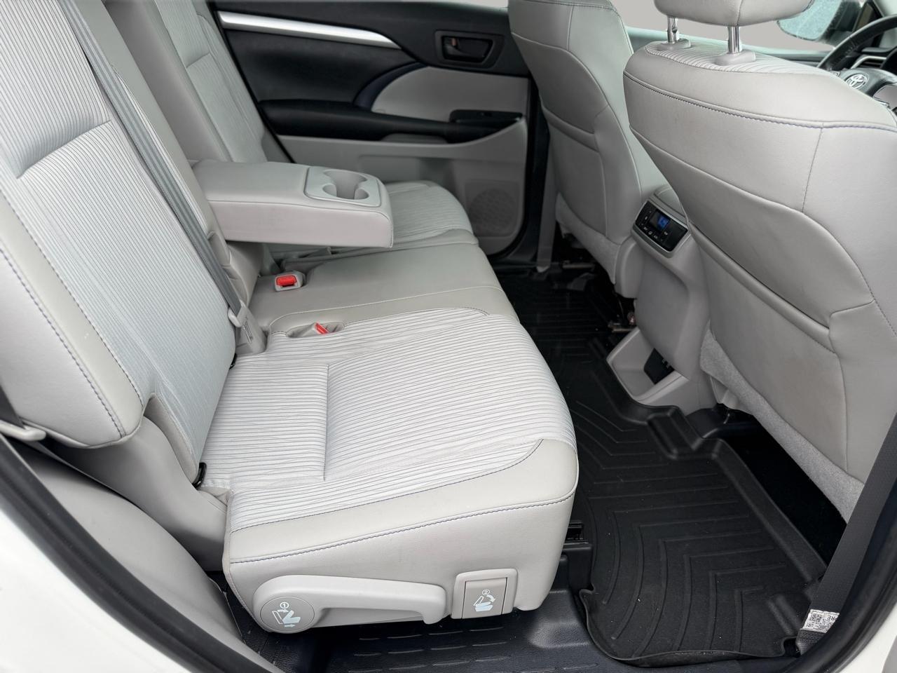 Toyota Highlander LE Plus FWD V6 2019