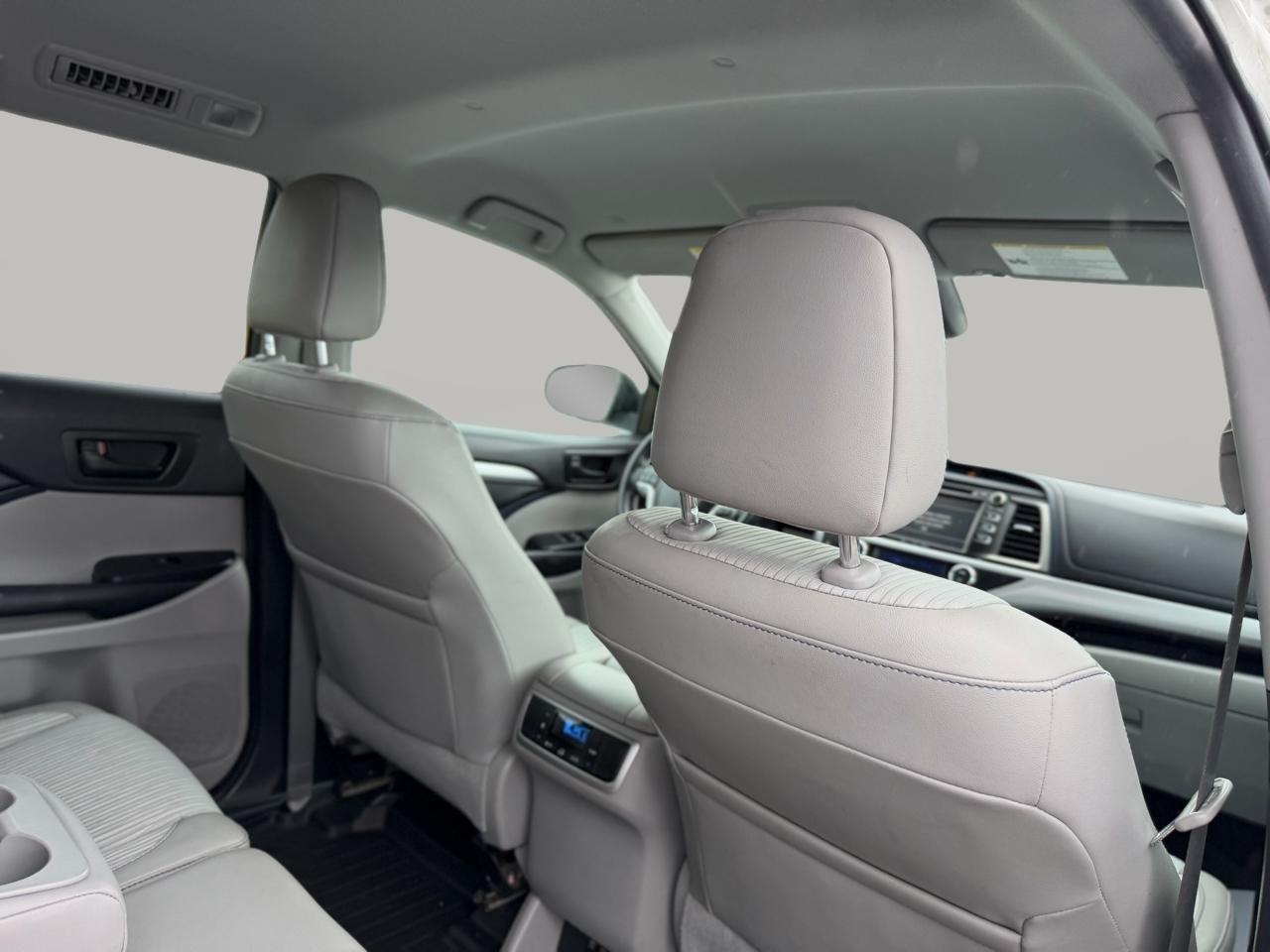 Toyota Highlander LE Plus FWD V6 2019