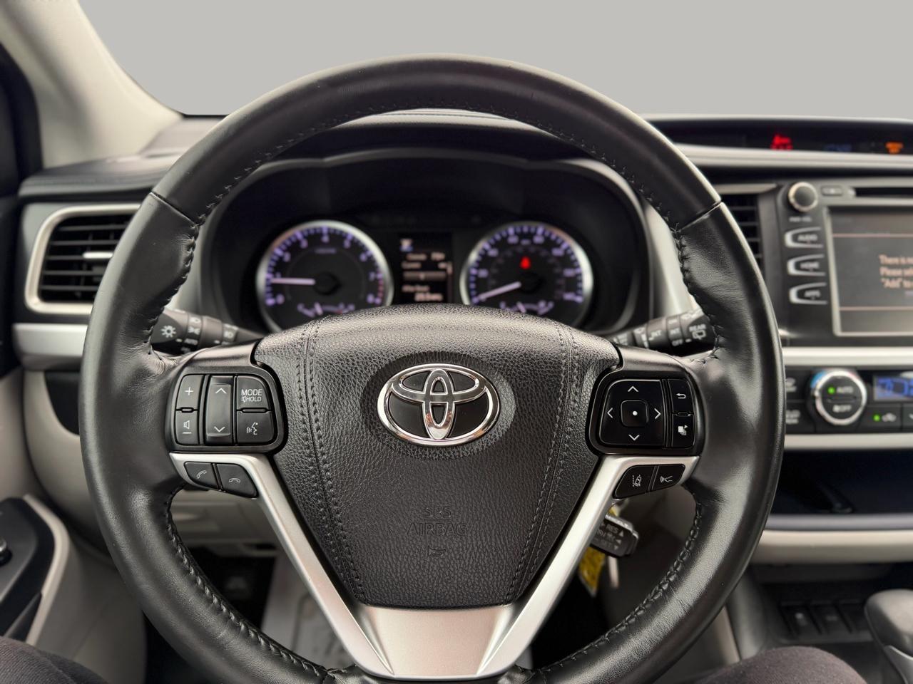Toyota Highlander LE Plus FWD V6 2019