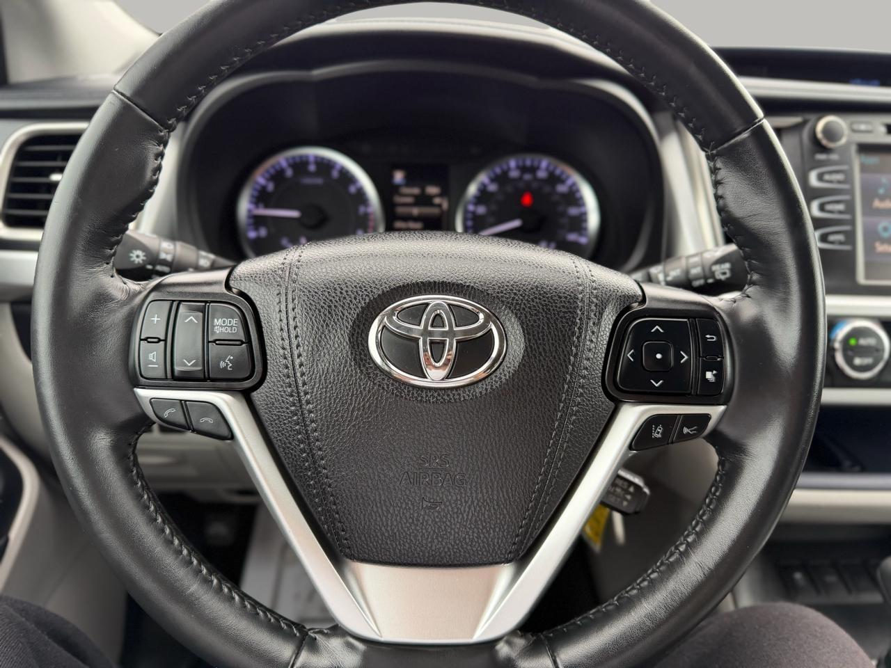 Toyota Highlander LE Plus FWD V6 2019
