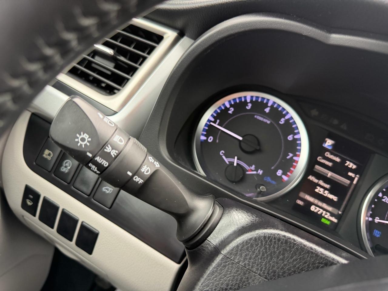 Toyota Highlander LE Plus FWD V6 2019