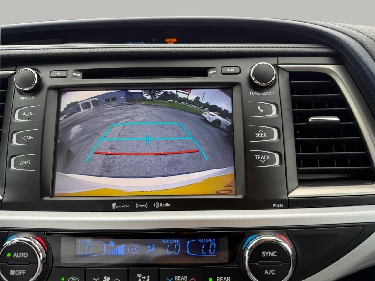 Toyota Highlander LE Plus FWD V6 2019