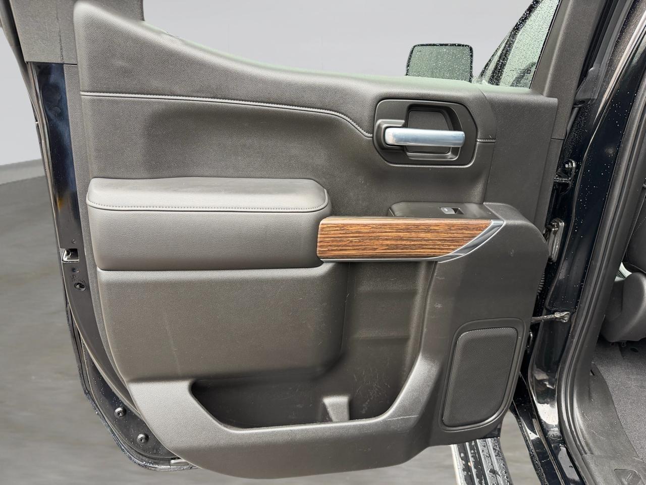 Chevrolet Silverado 1500 High Country Crew Cab Long Box 4WD 2020