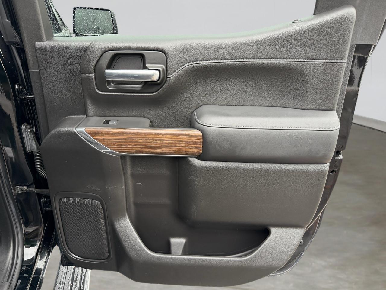 Chevrolet Silverado 1500 High Country Crew Cab Long Box 4WD 2020