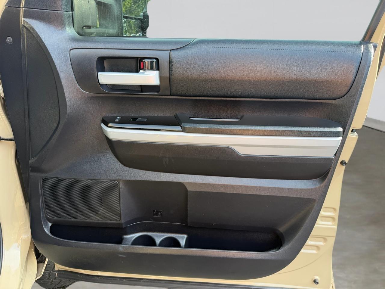 Toyota Tundra SR5 5.7L V8 CrewMax 2WD 2020