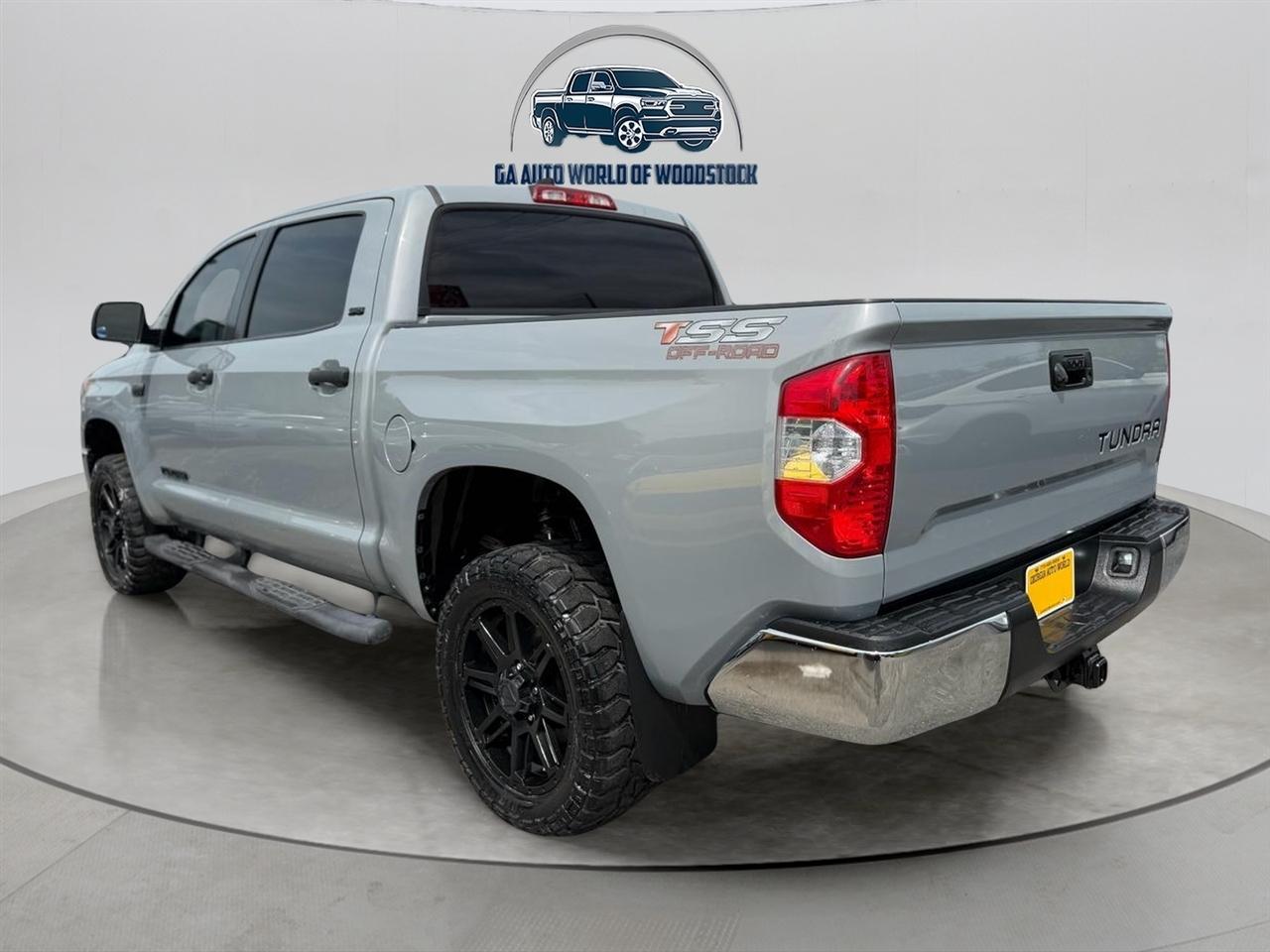 Toyota Tundra SR5 5.7L V8 CrewMax 2WD 2020