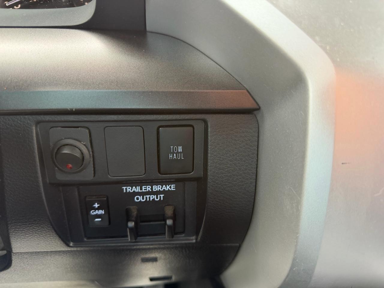 Toyota Tundra SR5 5.7L V8 CrewMax 2WD 2020