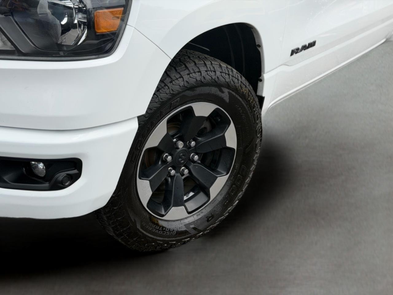 RAM 1500 Big Horn Crew Cab SWB 4WD 2020
