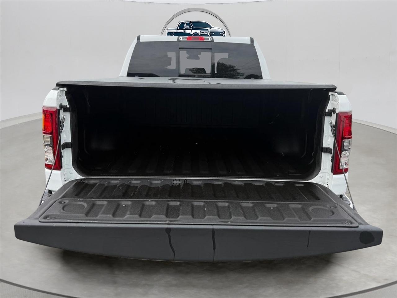 RAM 1500 Big Horn Crew Cab SWB 4WD 2020
