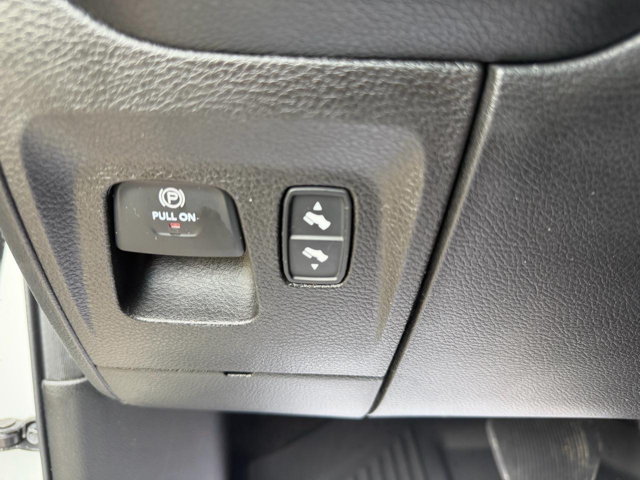 RAM 1500 Big Horn Crew Cab SWB 4WD 2020