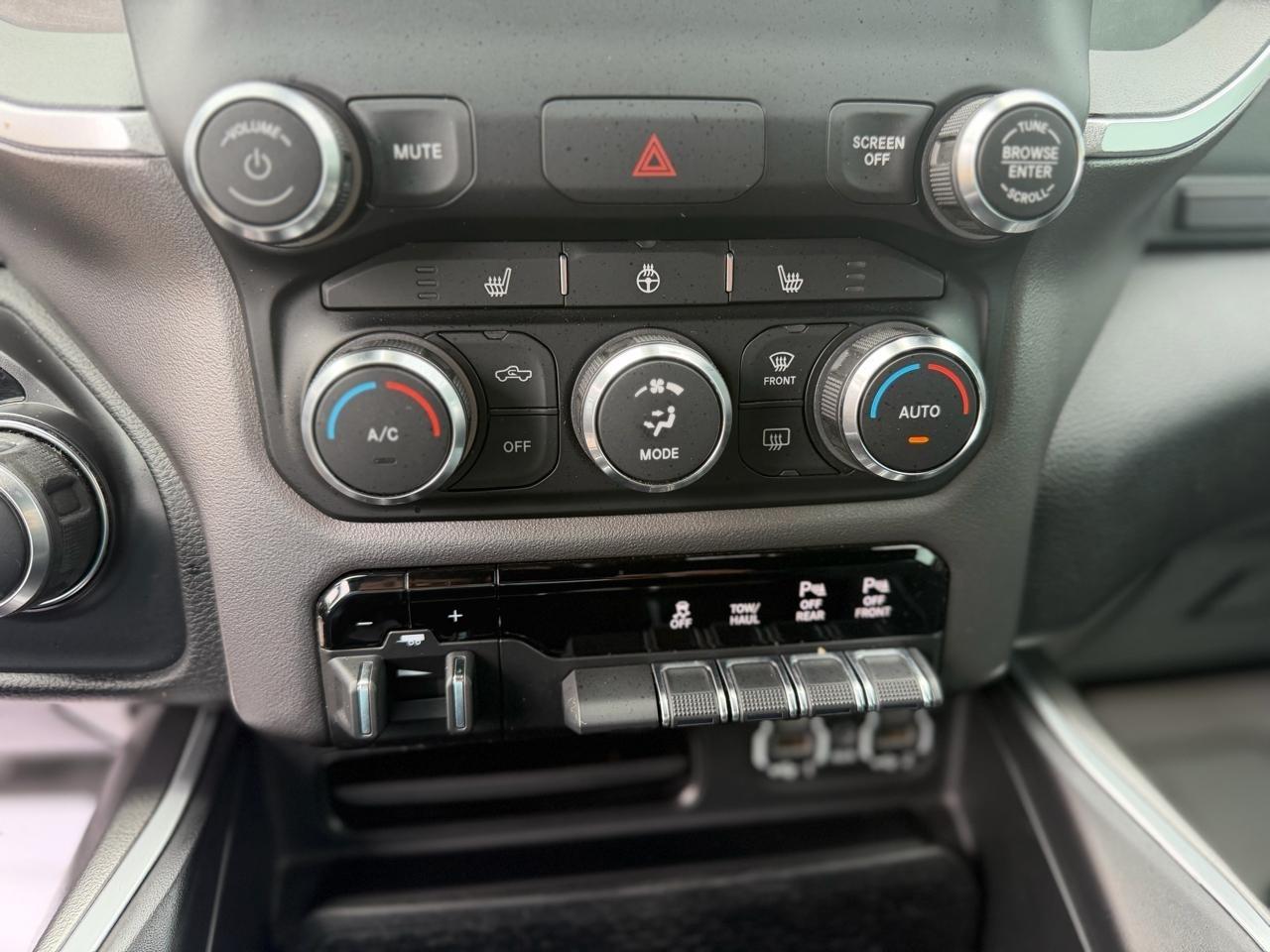 RAM 1500 Big Horn Crew Cab SWB 4WD 2020