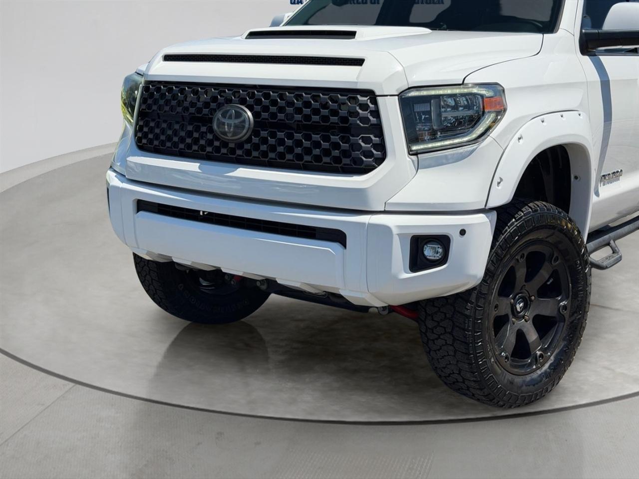 Toyota Tundra SR5 5.7L V8 FFV CrewMax 4WD 2018
