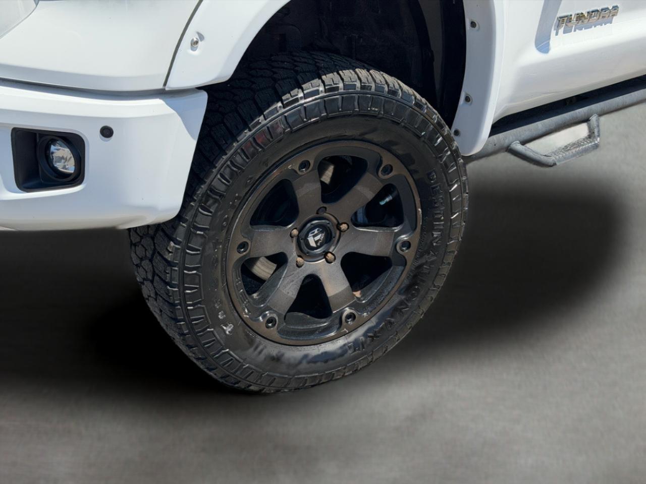 Toyota Tundra SR5 5.7L V8 FFV CrewMax 4WD 2018
