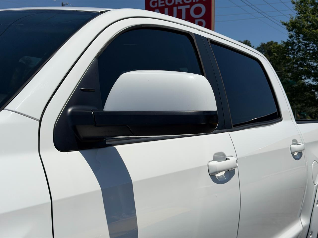 Toyota Tundra SR5 5.7L V8 FFV CrewMax 4WD 2018