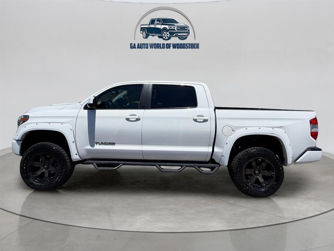 Toyota Tundra SR5 5.7L V8 FFV CrewMax 4WD 2018
