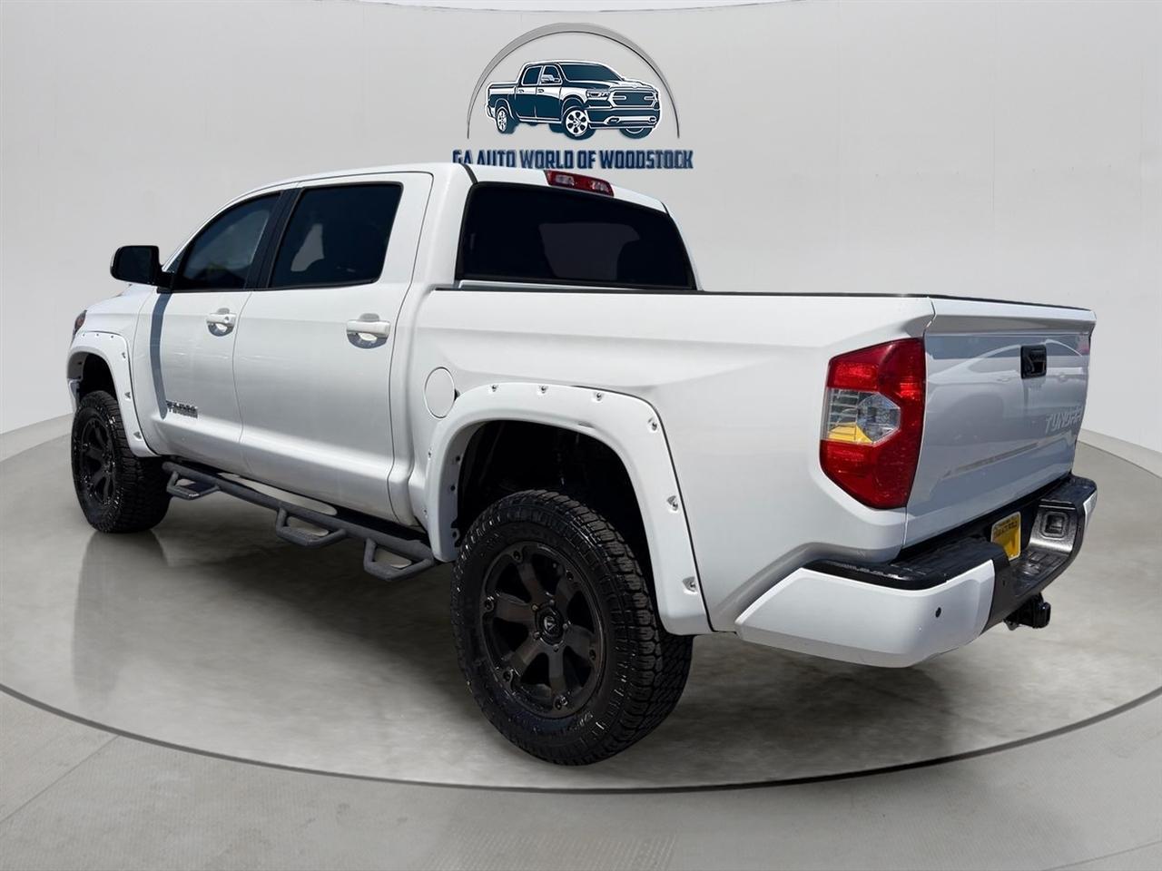 Toyota Tundra SR5 5.7L V8 FFV CrewMax 4WD 2018