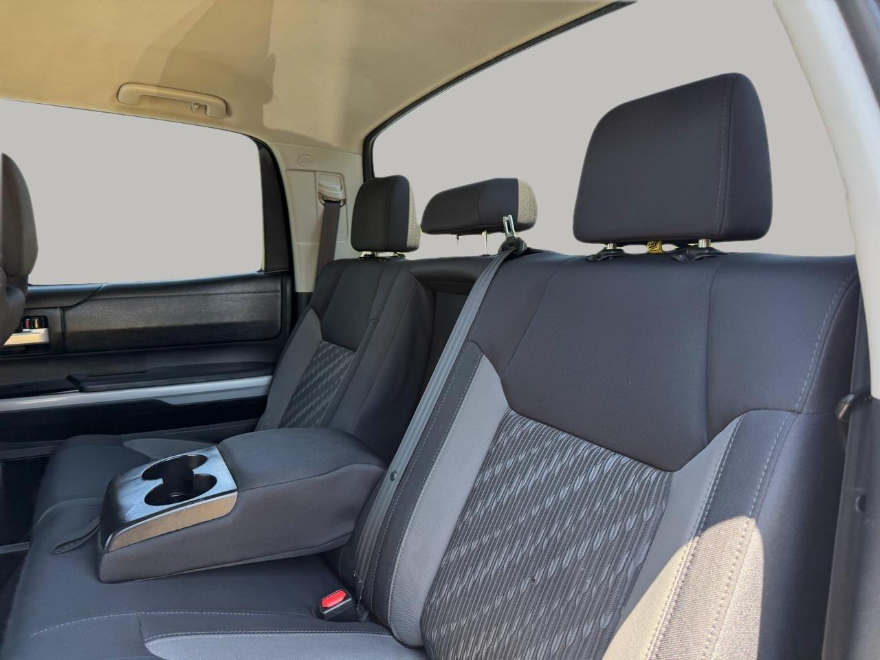 Toyota Tundra SR5 5.7L V8 FFV CrewMax 4WD 2018