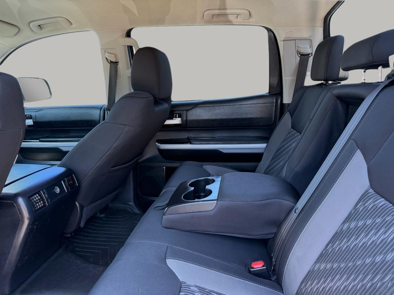Toyota Tundra SR5 5.7L V8 FFV CrewMax 4WD 2018