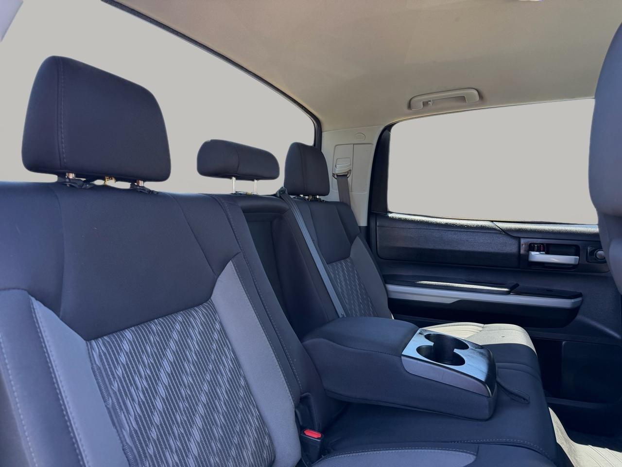 Toyota Tundra SR5 5.7L V8 FFV CrewMax 4WD 2018