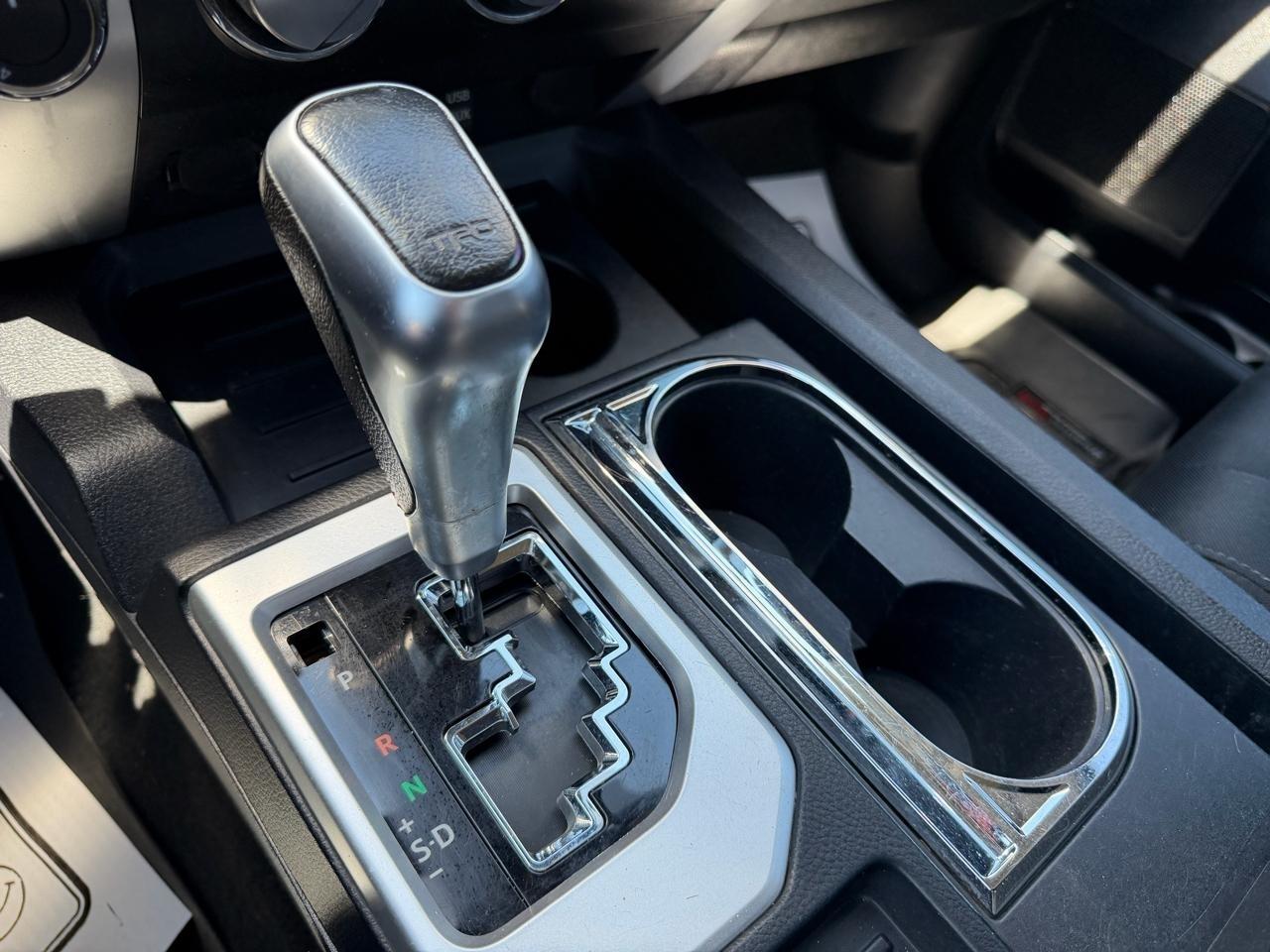 Toyota Tundra SR5 5.7L V8 FFV CrewMax 4WD 2018