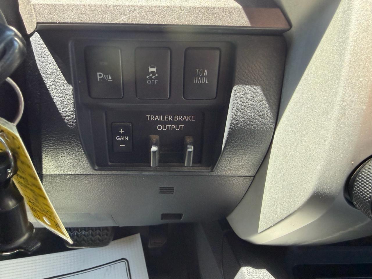 Toyota Tundra SR5 5.7L V8 FFV CrewMax 4WD 2018