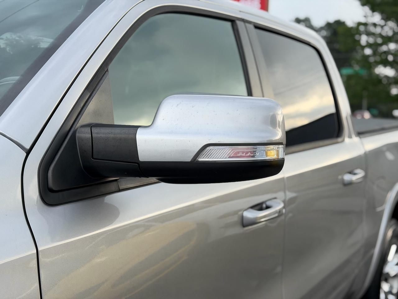 RAM 1500 Laramie Crew Cab SWB 2WD 2019
