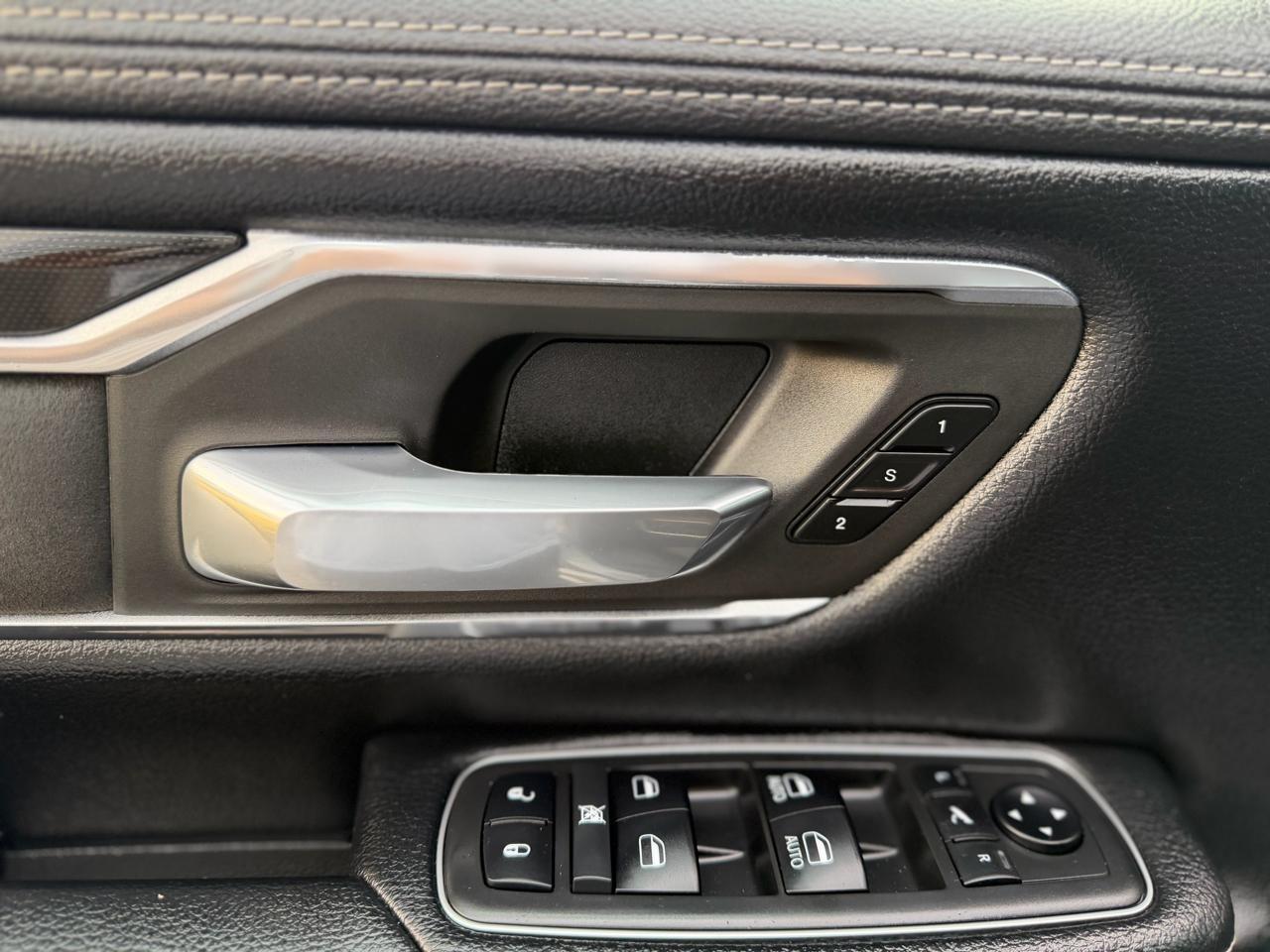 RAM 1500 Laramie Crew Cab SWB 2WD 2019