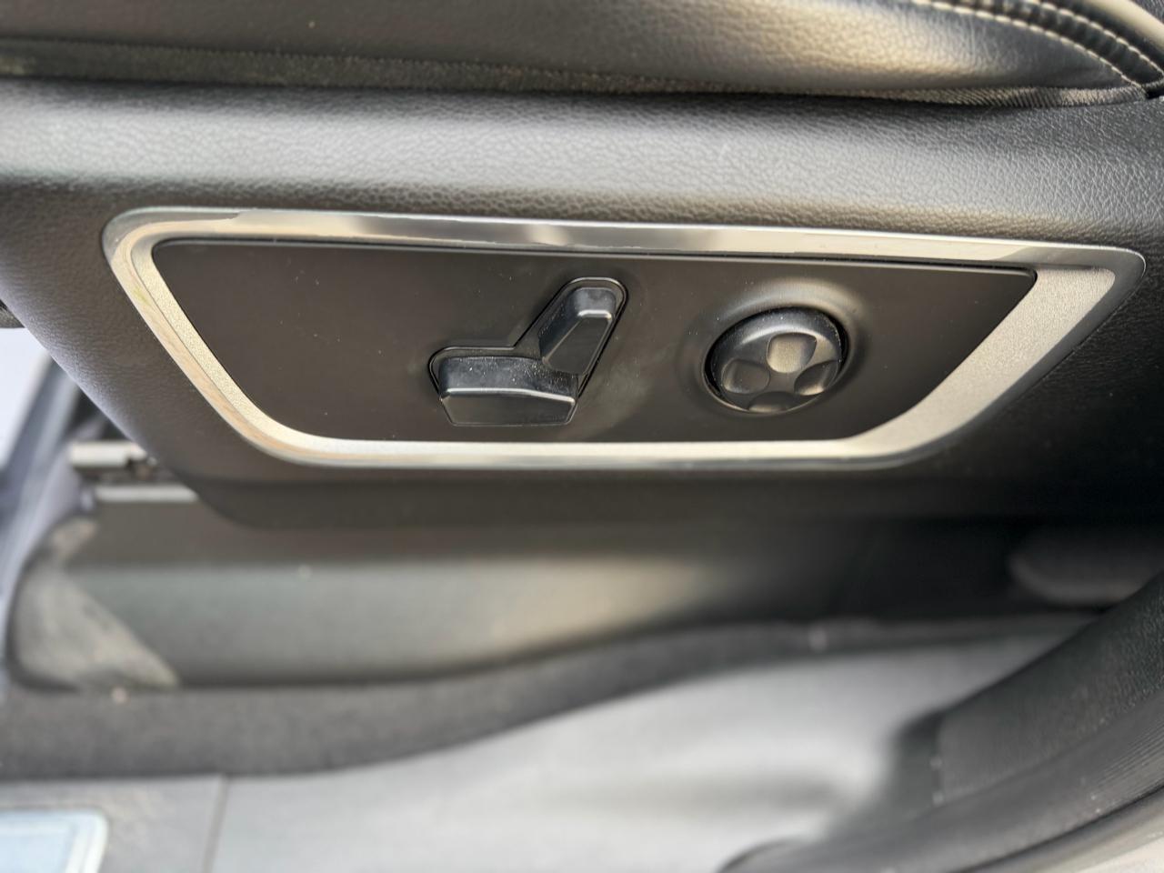 RAM 1500 Laramie Crew Cab SWB 2WD 2019