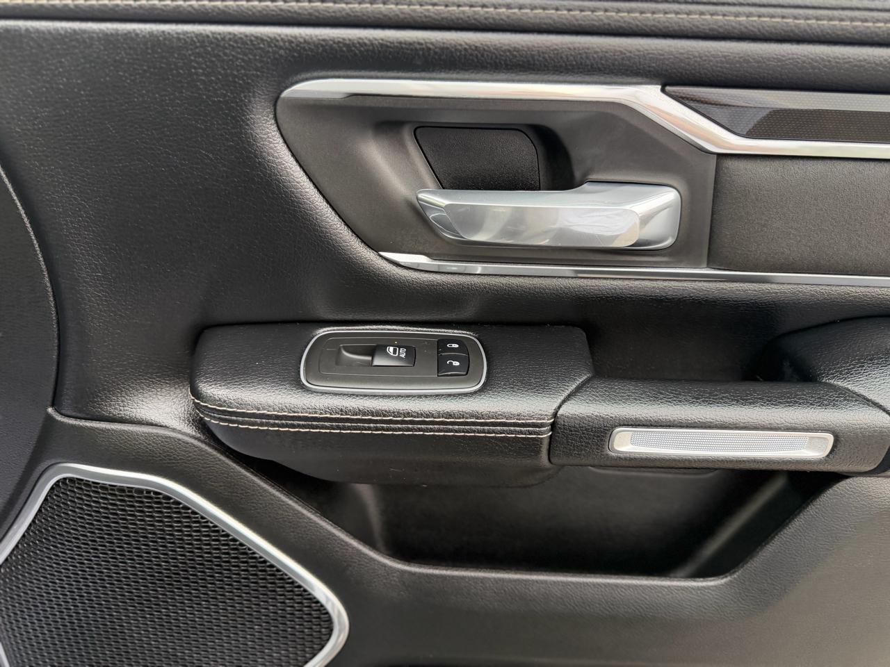 RAM 1500 Laramie Crew Cab SWB 2WD 2019
