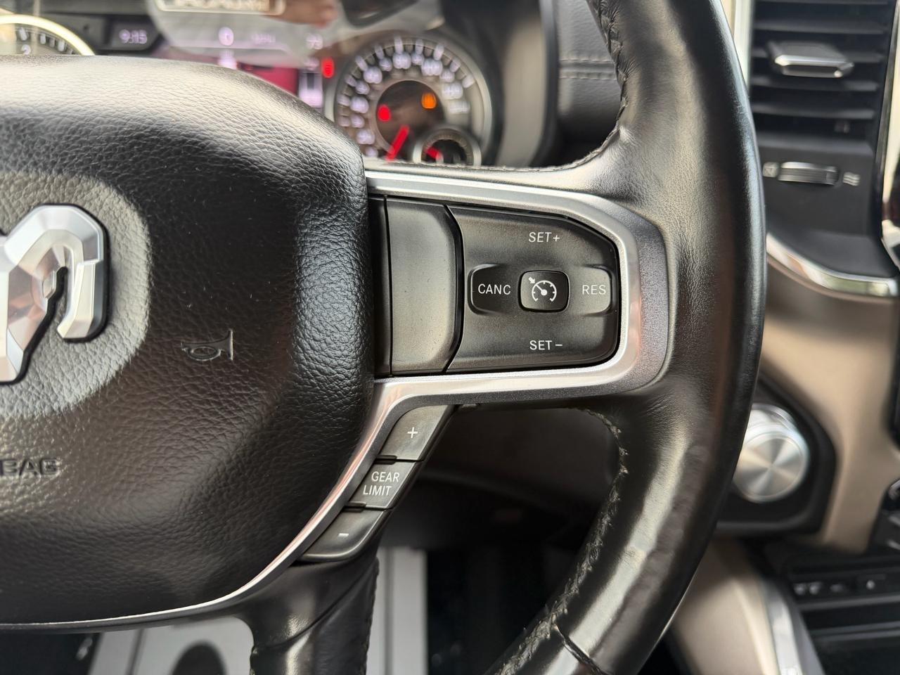 RAM 1500 Laramie Crew Cab SWB 2WD 2019