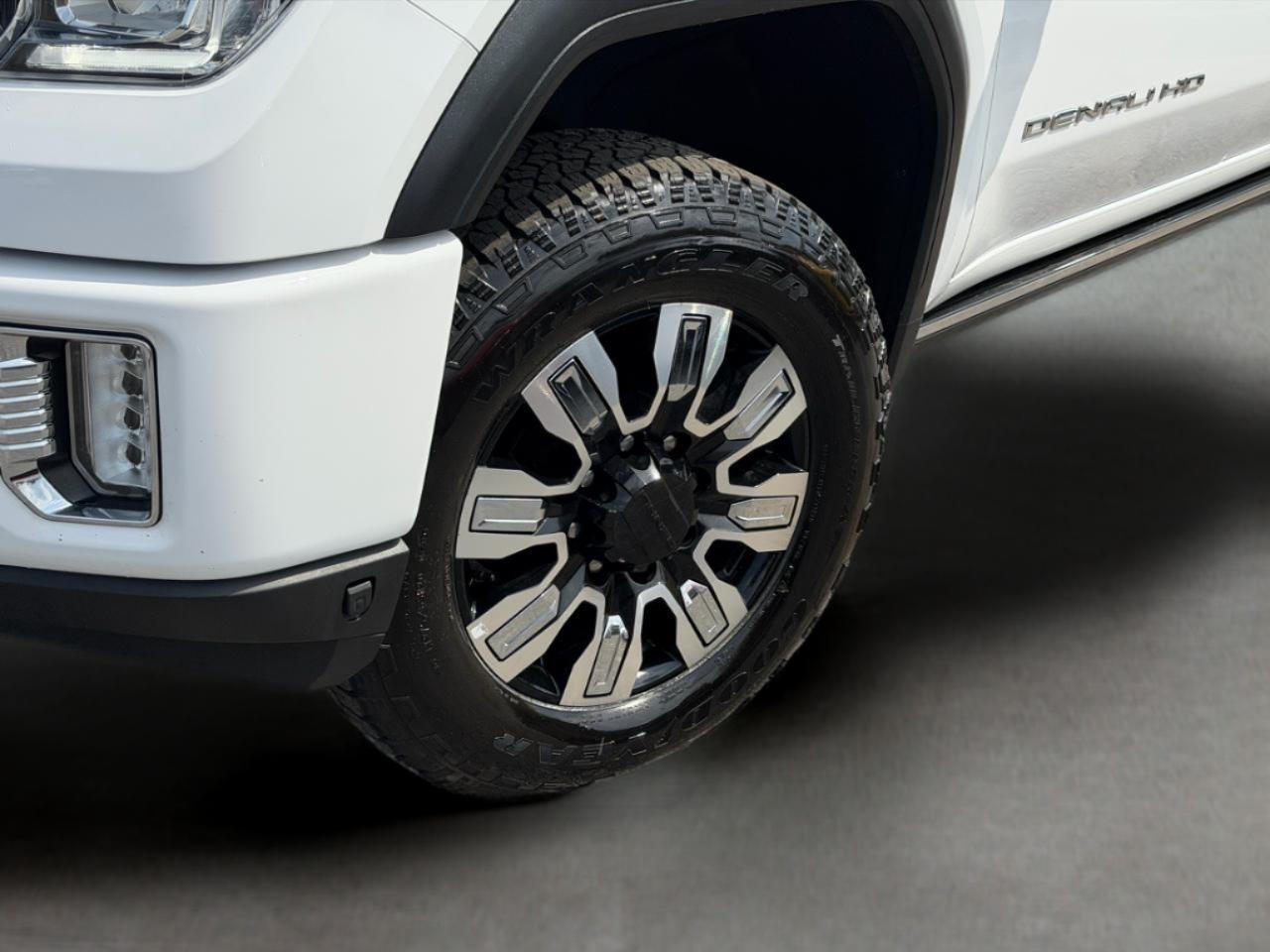 GMC Sierra 3500HD Denali Crew Cab Long Box 4WD 2023