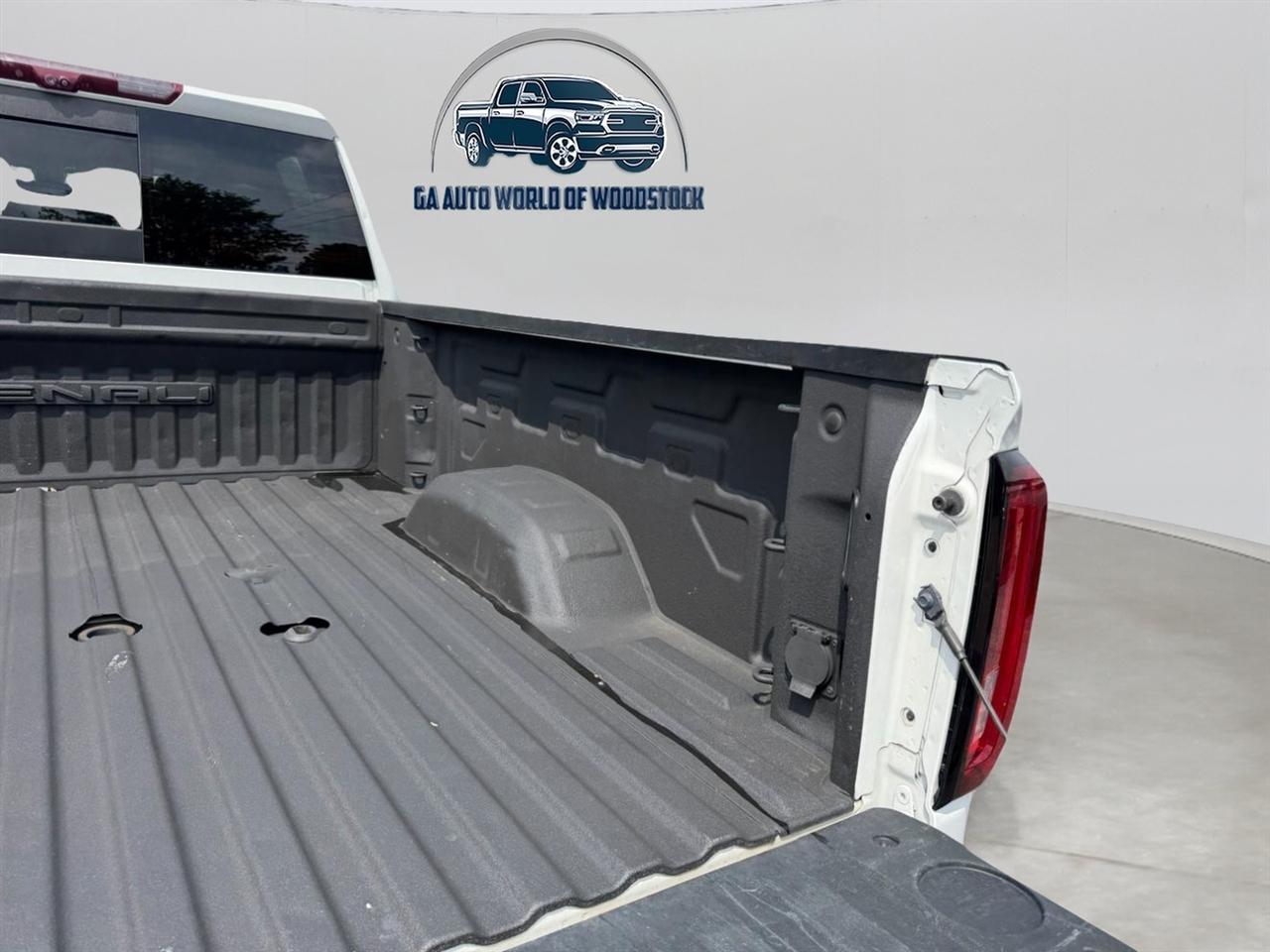 GMC Sierra 3500HD Denali Crew Cab Long Box 4WD 2023