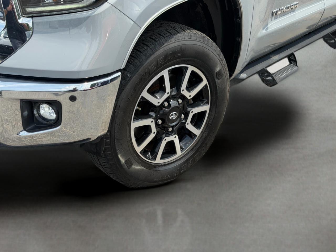 Toyota Tundra Limited 5.7L CrewMax 4WD 2021