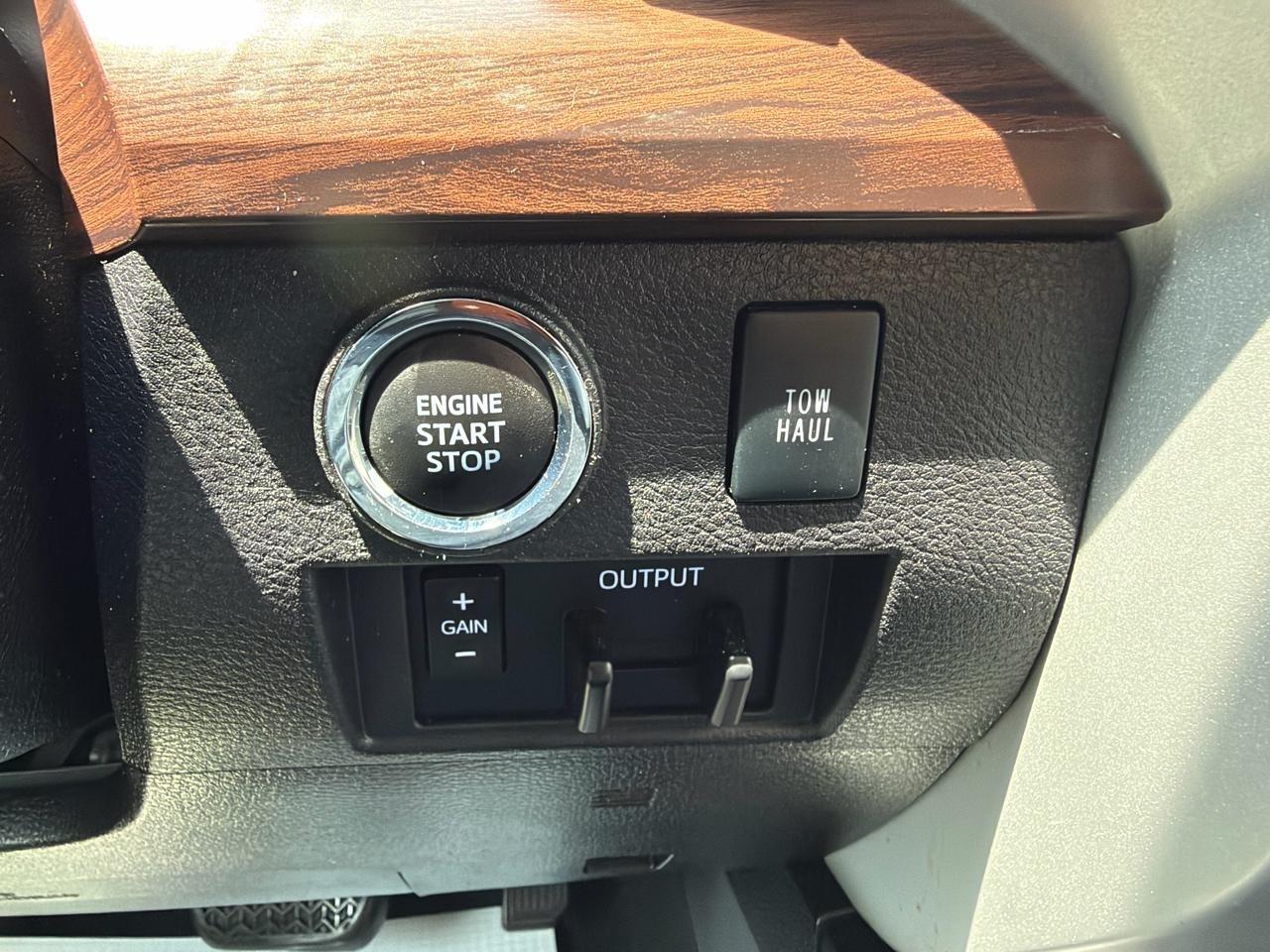 Toyota Tundra Limited 5.7L CrewMax 4WD 2021