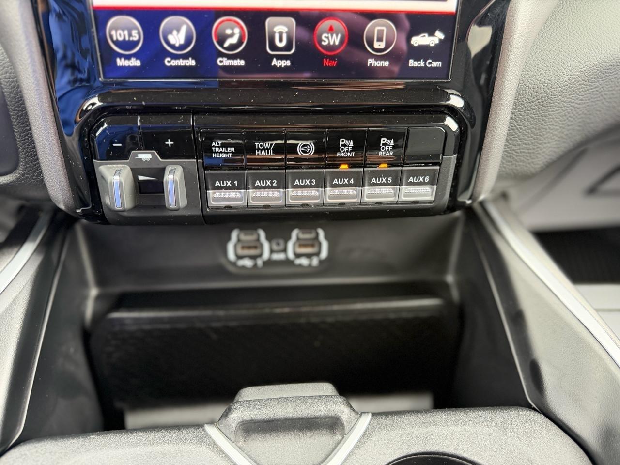 RAM 3500 Big Horn Crew Cab LWB 4WD 2020