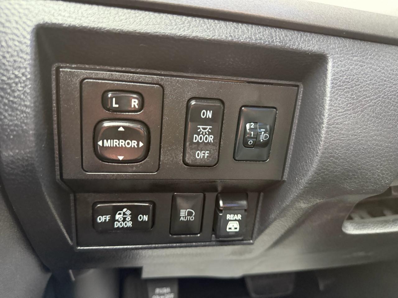 Toyota Tundra SR5 5.7L V8 CrewMax 4WD 2021