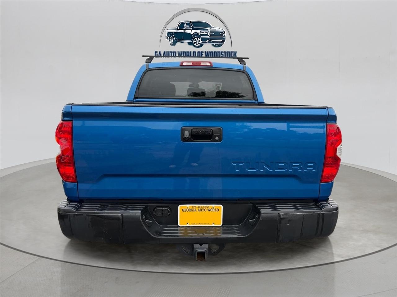 Toyota Tundra SR5 5.7L Double Cab 4WD 2017
