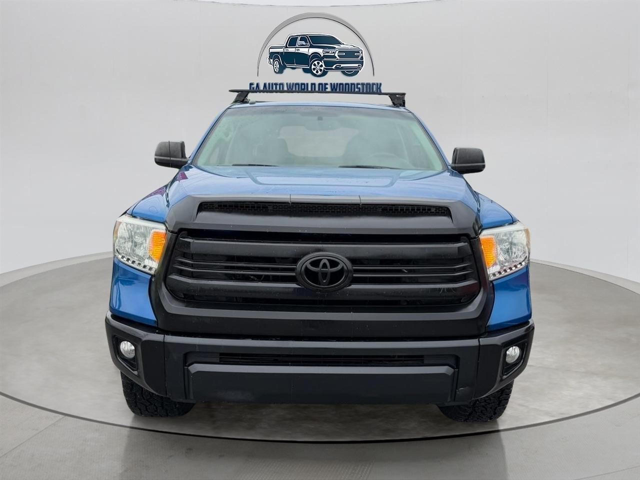 Toyota Tundra SR5 5.7L Double Cab 4WD 2017