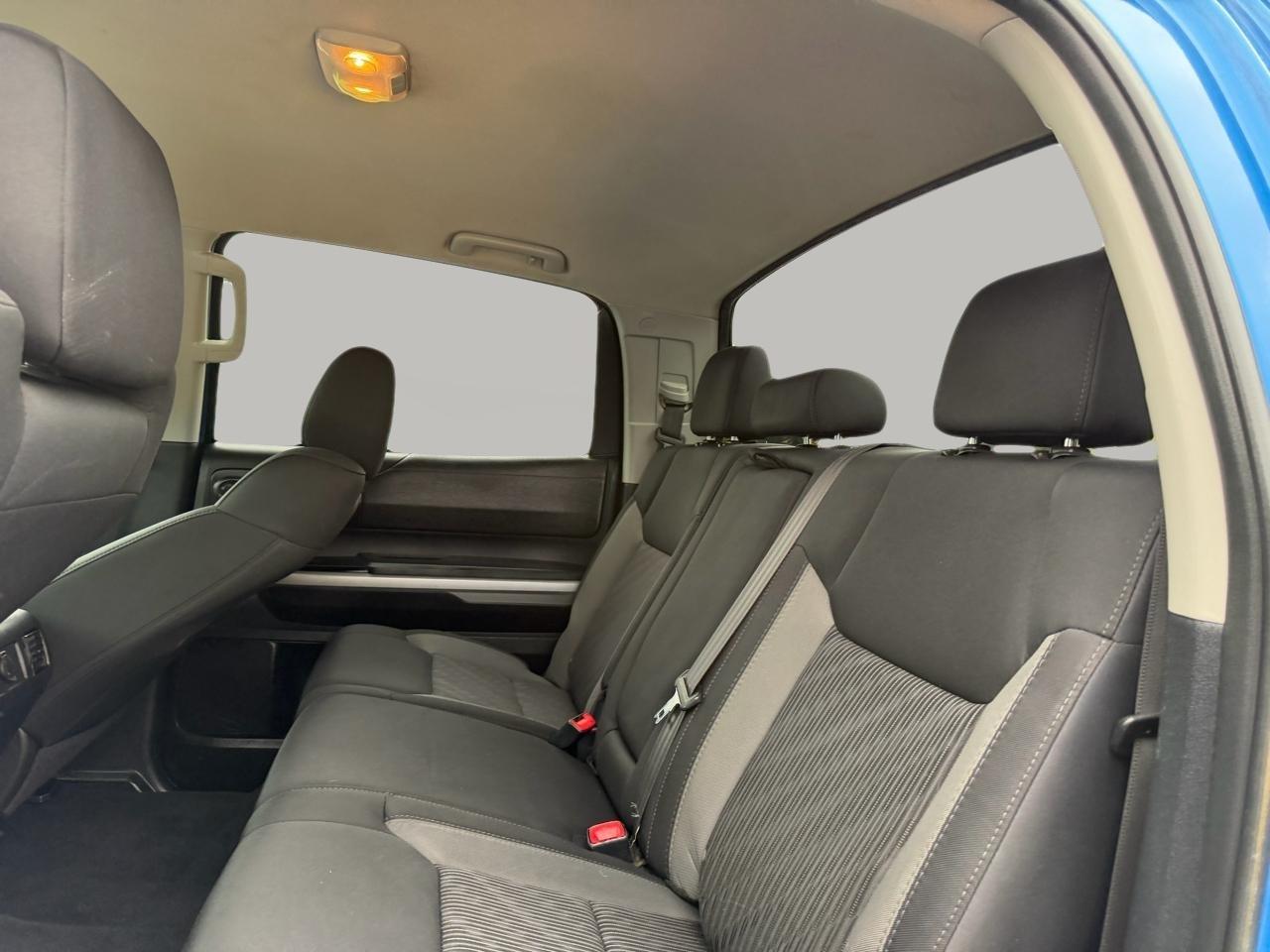 Toyota Tundra SR5 5.7L Double Cab 4WD 2017