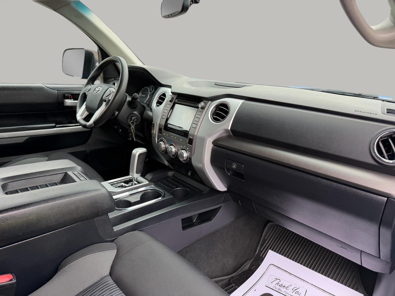 Toyota Tundra SR5 5.7L Double Cab 4WD 2017