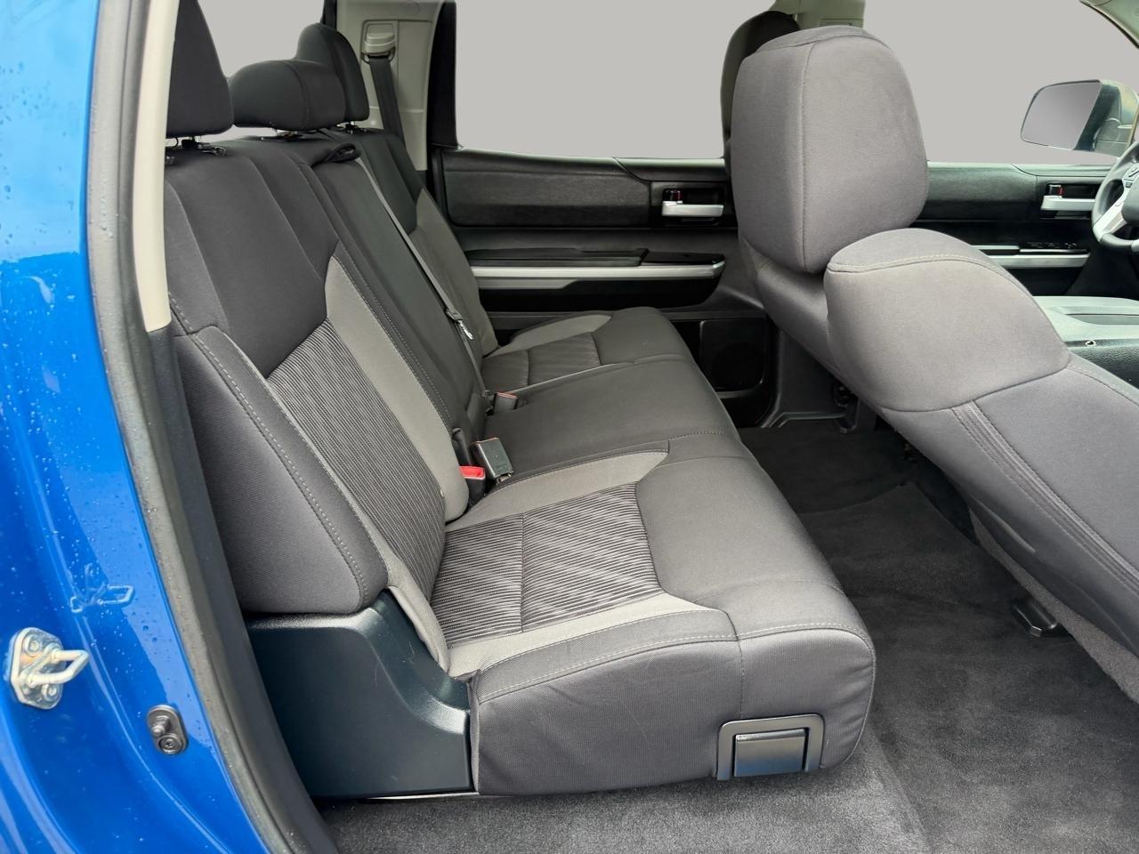 Toyota Tundra SR5 5.7L Double Cab 4WD 2017