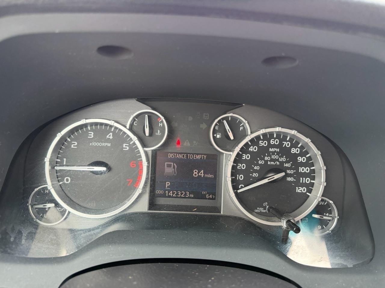 Toyota Tundra SR5 5.7L Double Cab 4WD 2017