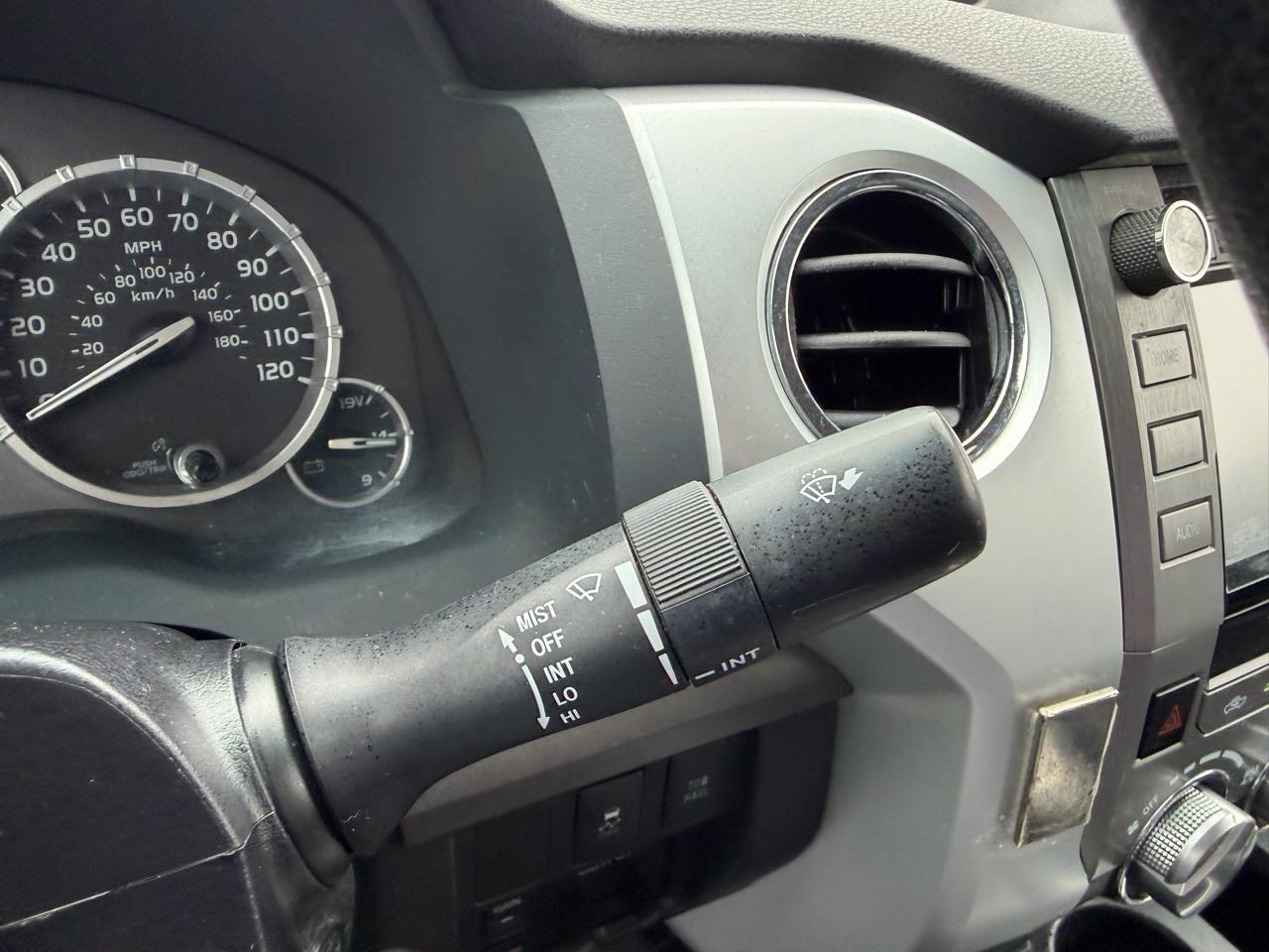 Toyota Tundra SR5 5.7L Double Cab 4WD 2017