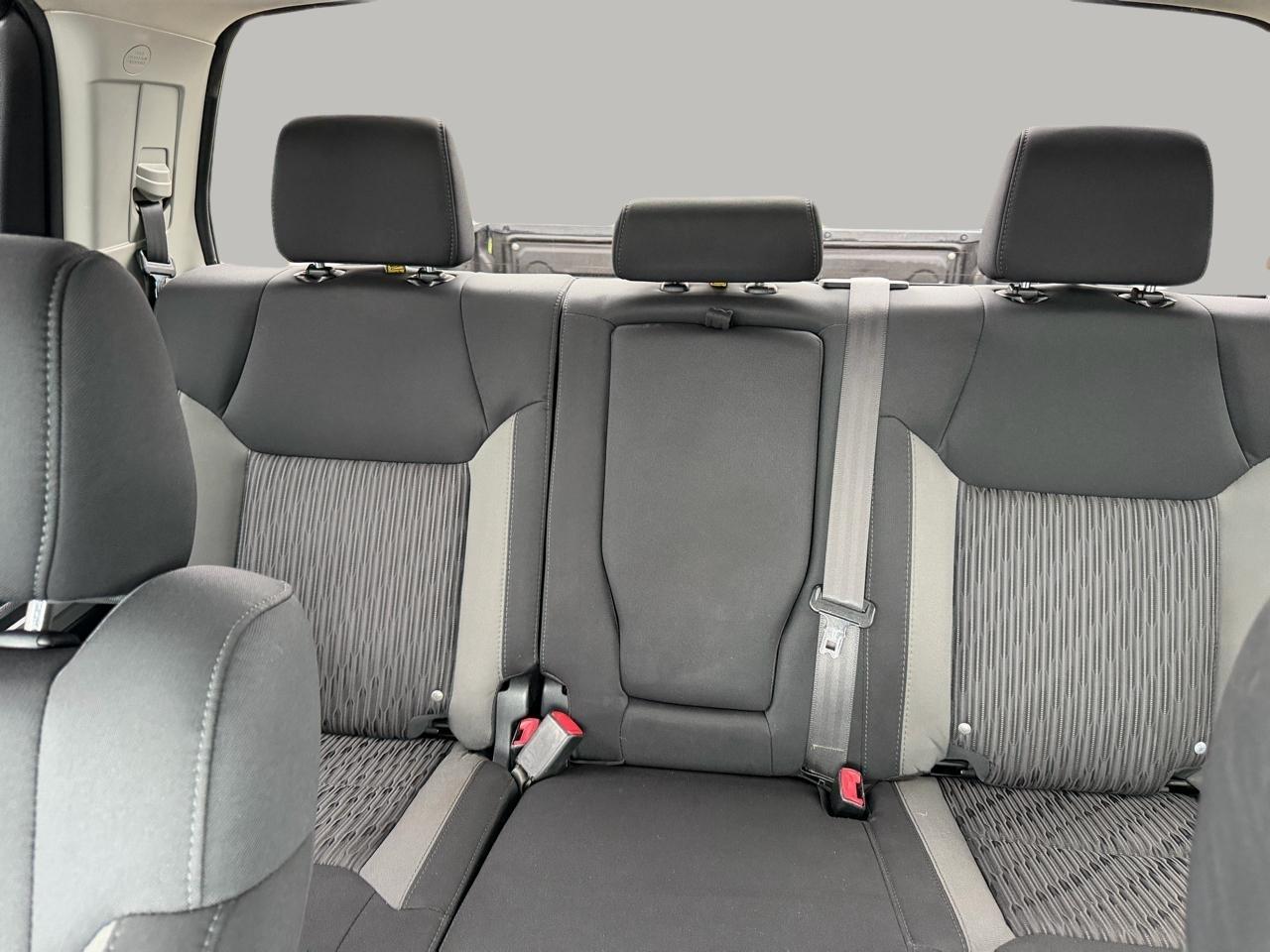Toyota Tundra SR5 5.7L Double Cab 4WD 2017