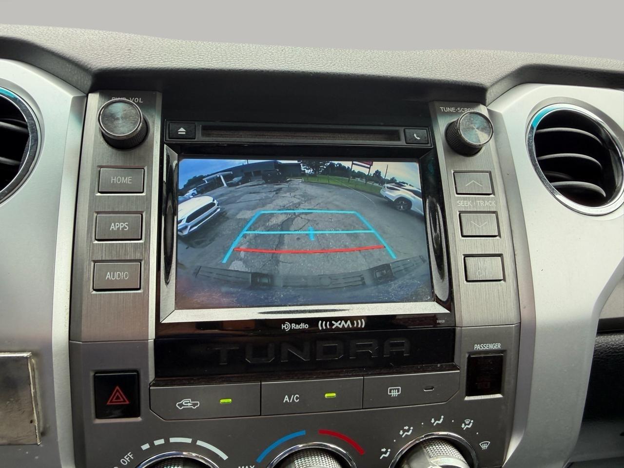 Toyota Tundra SR5 5.7L Double Cab 4WD 2017