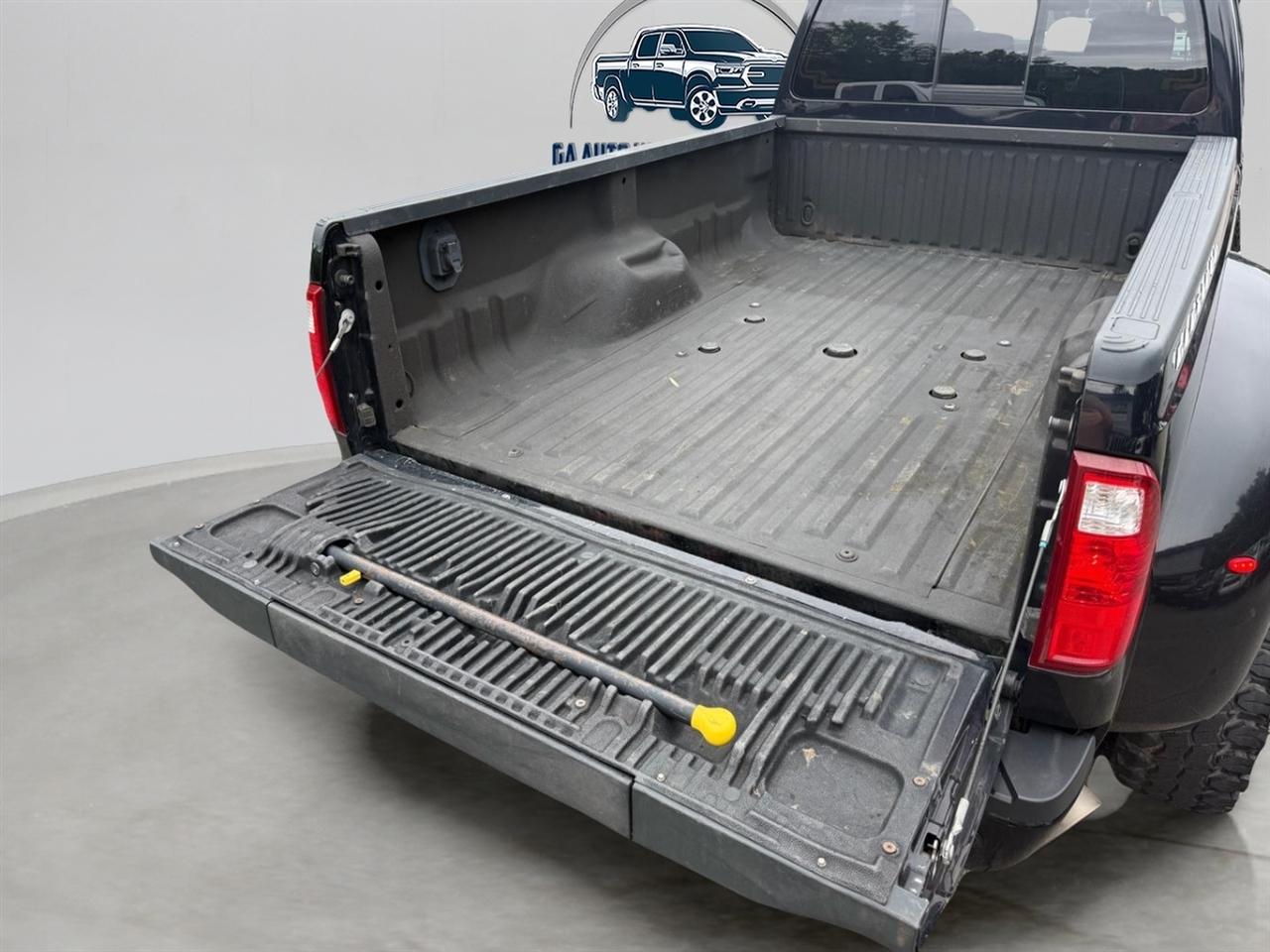 Ford F-350 SD Lariat Crew Cab Long Bed DRW 4WD 2016