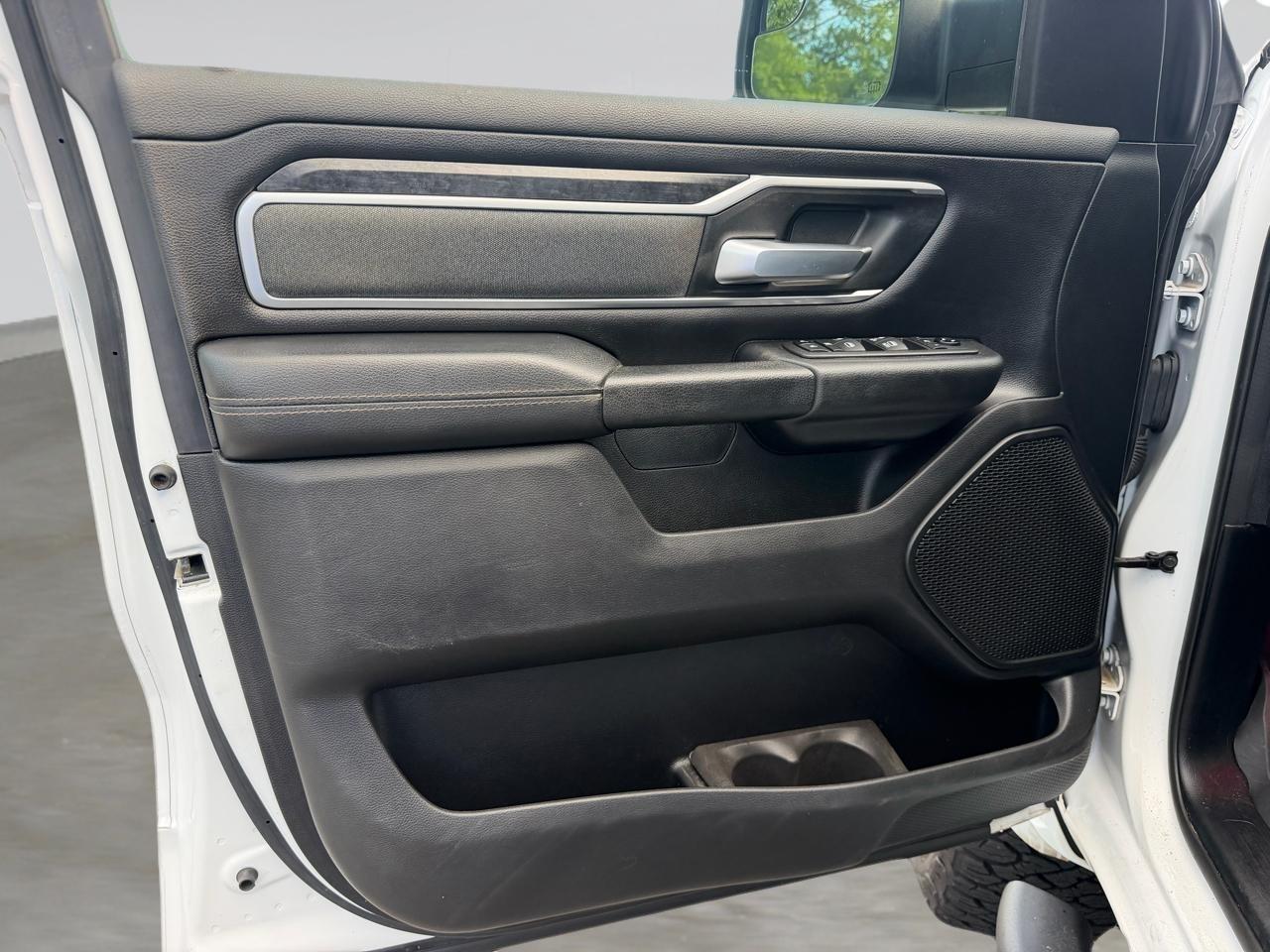 RAM 1500 Big Horn Crew Cab SWB 4WD 2021