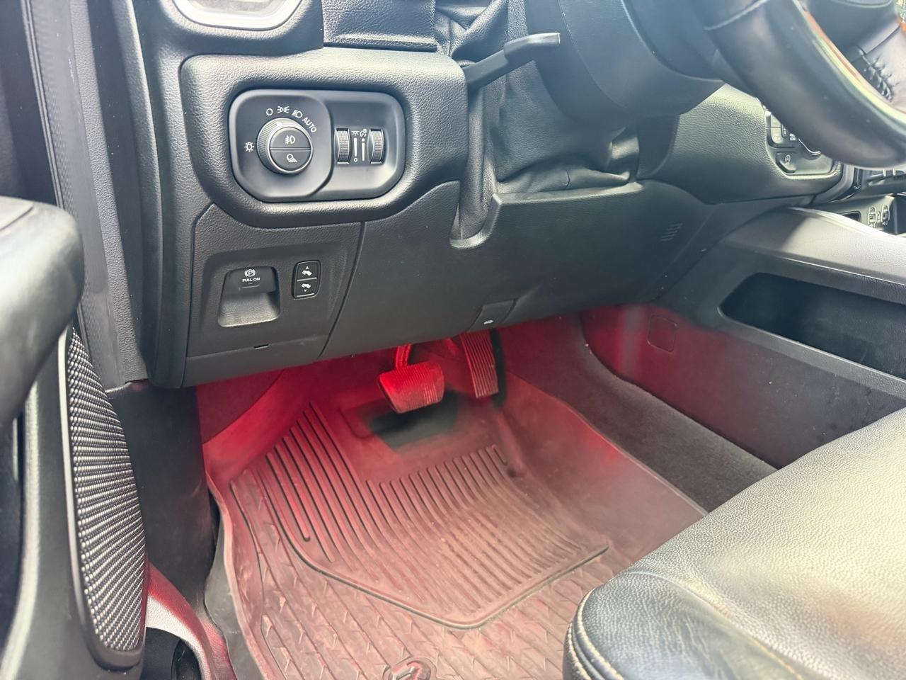 RAM 1500 Big Horn Crew Cab SWB 4WD 2021