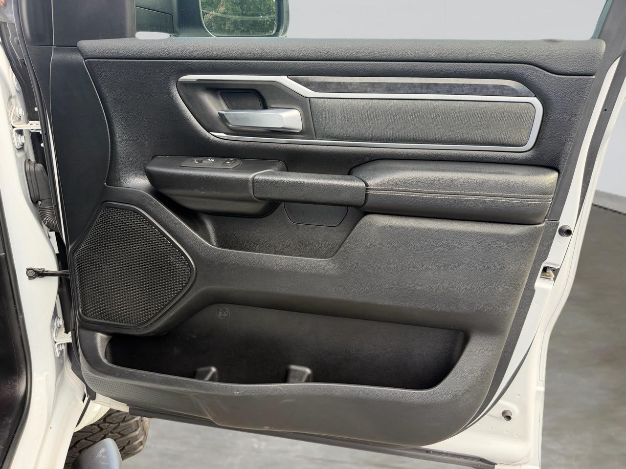 RAM 1500 Big Horn Crew Cab SWB 4WD 2021