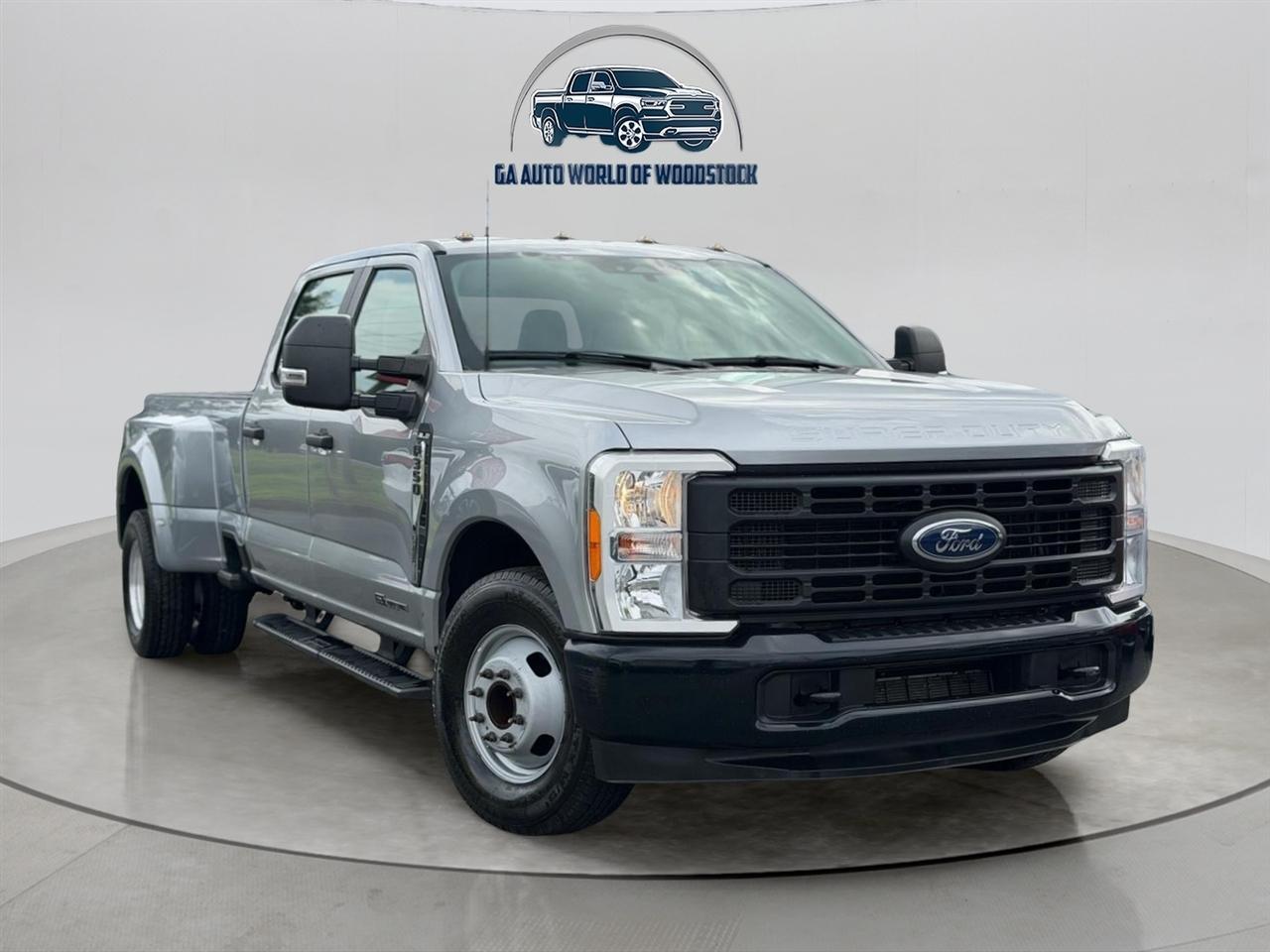 Ford F-350 SD XL Crew Cab Long Bed DRW 2WD 2023